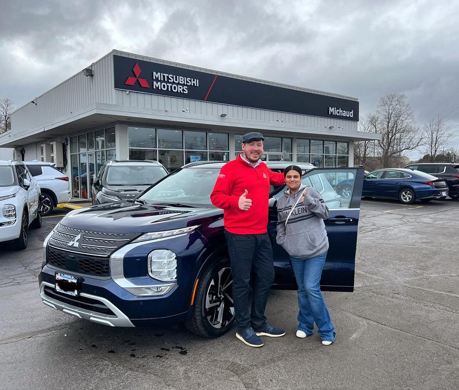 Dealership gallery photo 3